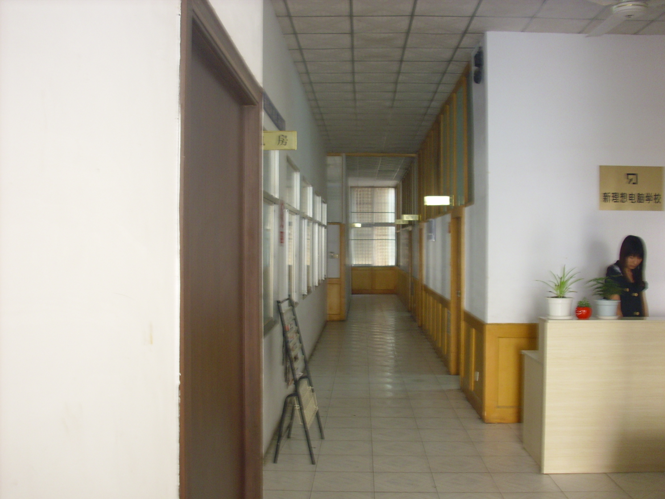整洁的走廊 - 菏泽新理想电脑学校